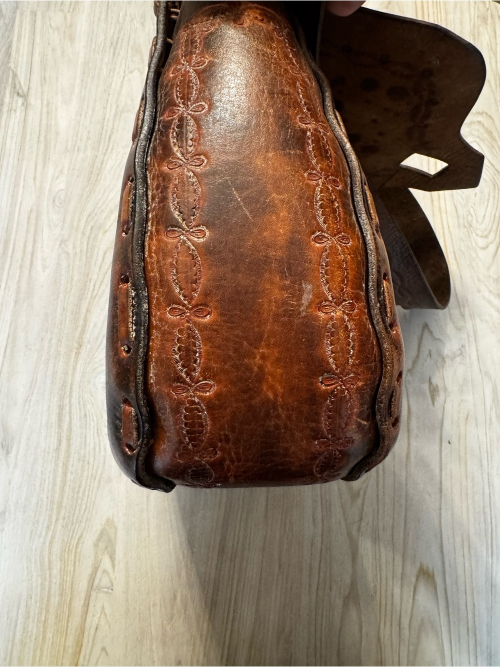 Vintage 70s Hand-Tooled Brown Leather Floral Shoulder Bag, Mexico Made - Picture 8 of 13